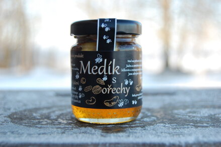 Medík s ořechy 70g