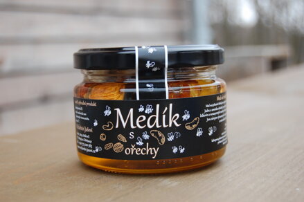 Medík s ořechy 250g