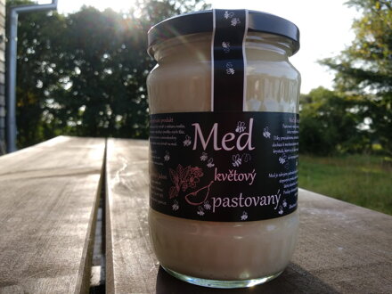 Med květový pastovaný 750g